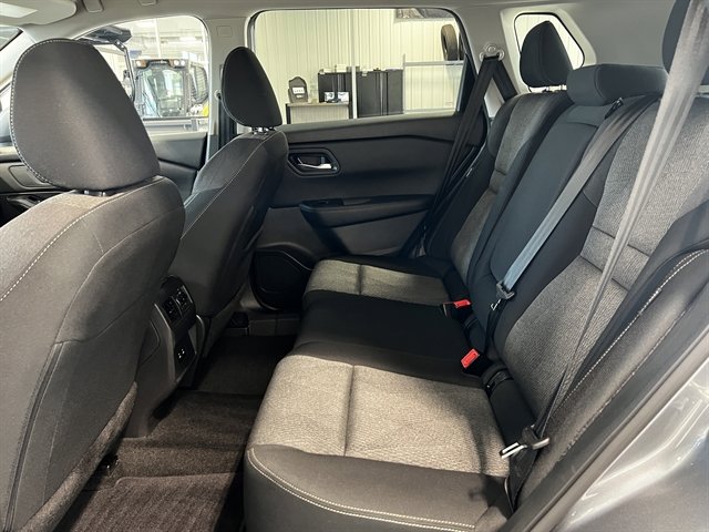 Used 2024 Nissan Rogue SV image 14