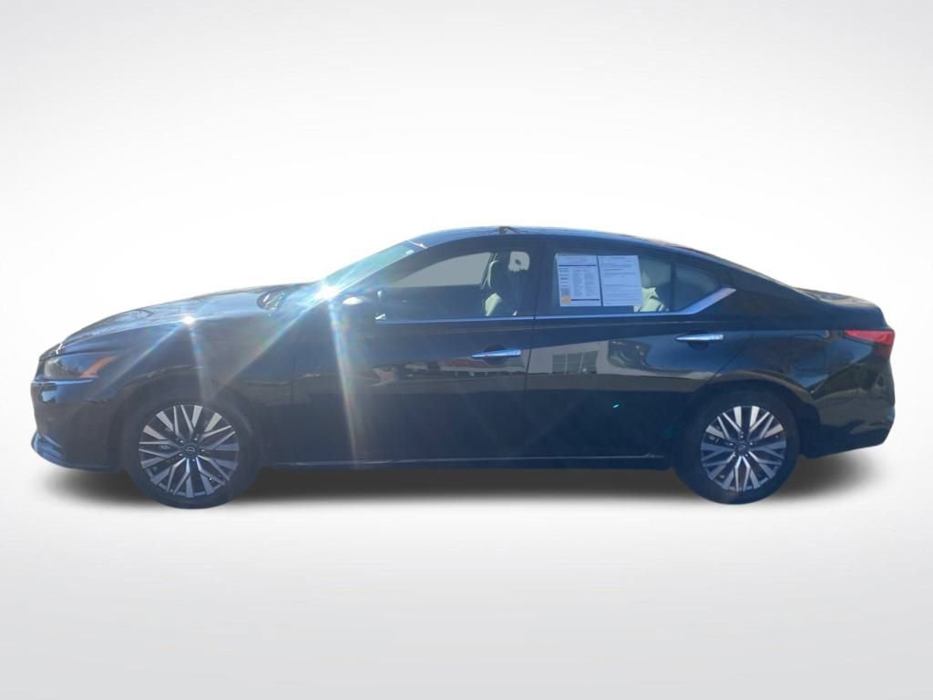 Used 2024 Nissan Altima 2.5 SV image 4
