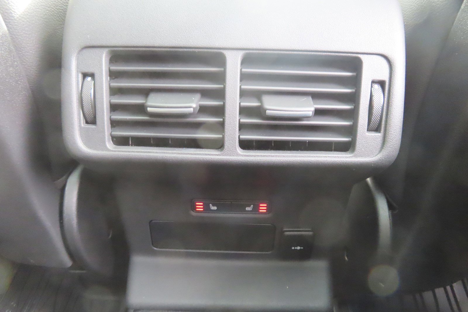 Used 2023 Land Rover Range Rover Velar R-Dynamic S image 40