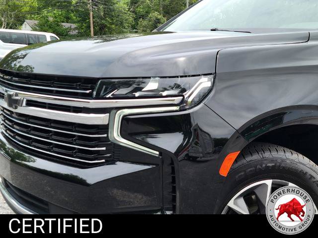 Used 2022 Chevrolet Suburban LT w/ Luxury Package RWD image 11