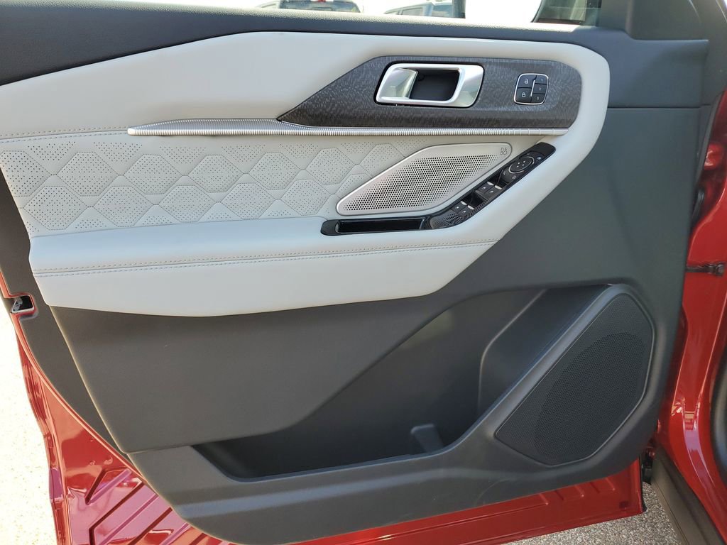 New 2026 Ford Explorer Platinum image 12
