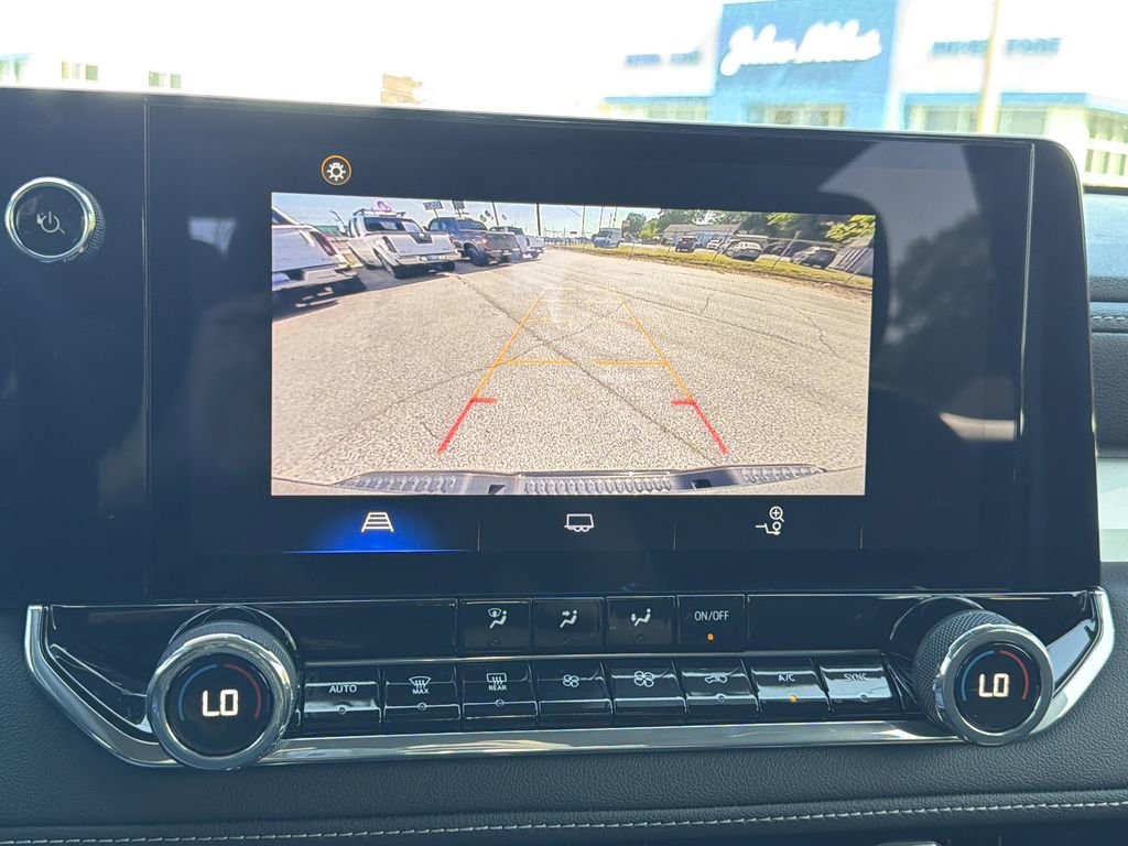 Used 2024 Chevrolet Colorado LT w/ LT Convenience Package image 5