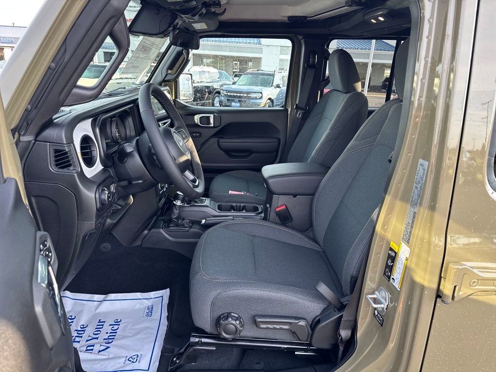 New 2025 Jeep Gladiator Sport w/ Dual Top Group image 9