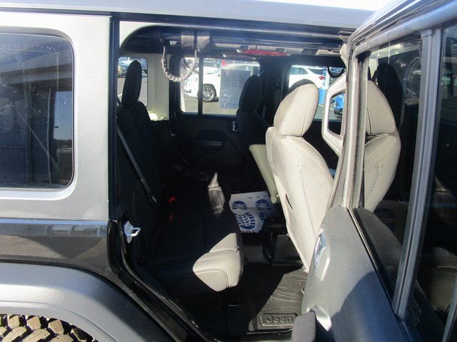 Used 2020 Jeep Wrangler Unlimited Willys image 23