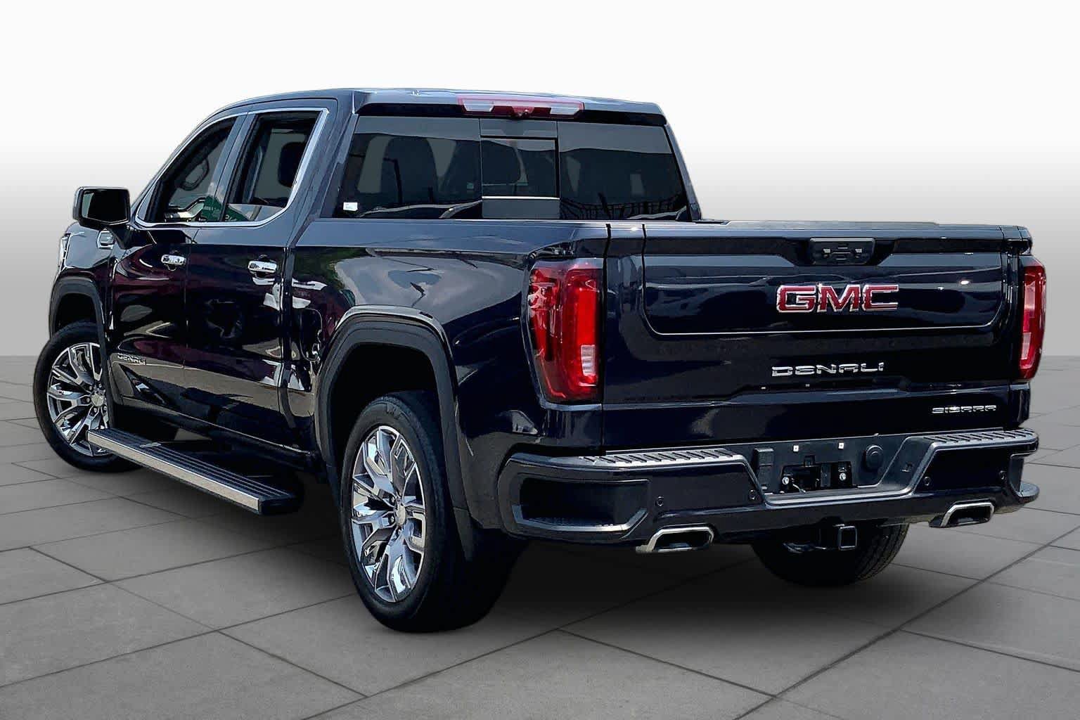 Used 2024 GMC Sierra 1500 Denali w/ Denali Reserve Package AWD/4WD image 11