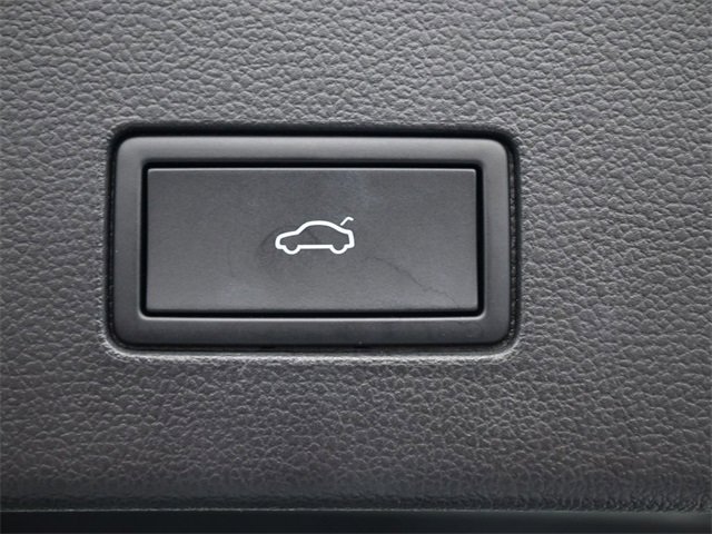 Certified 2024 Volkswagen Atlas Cross Sport SE image 14