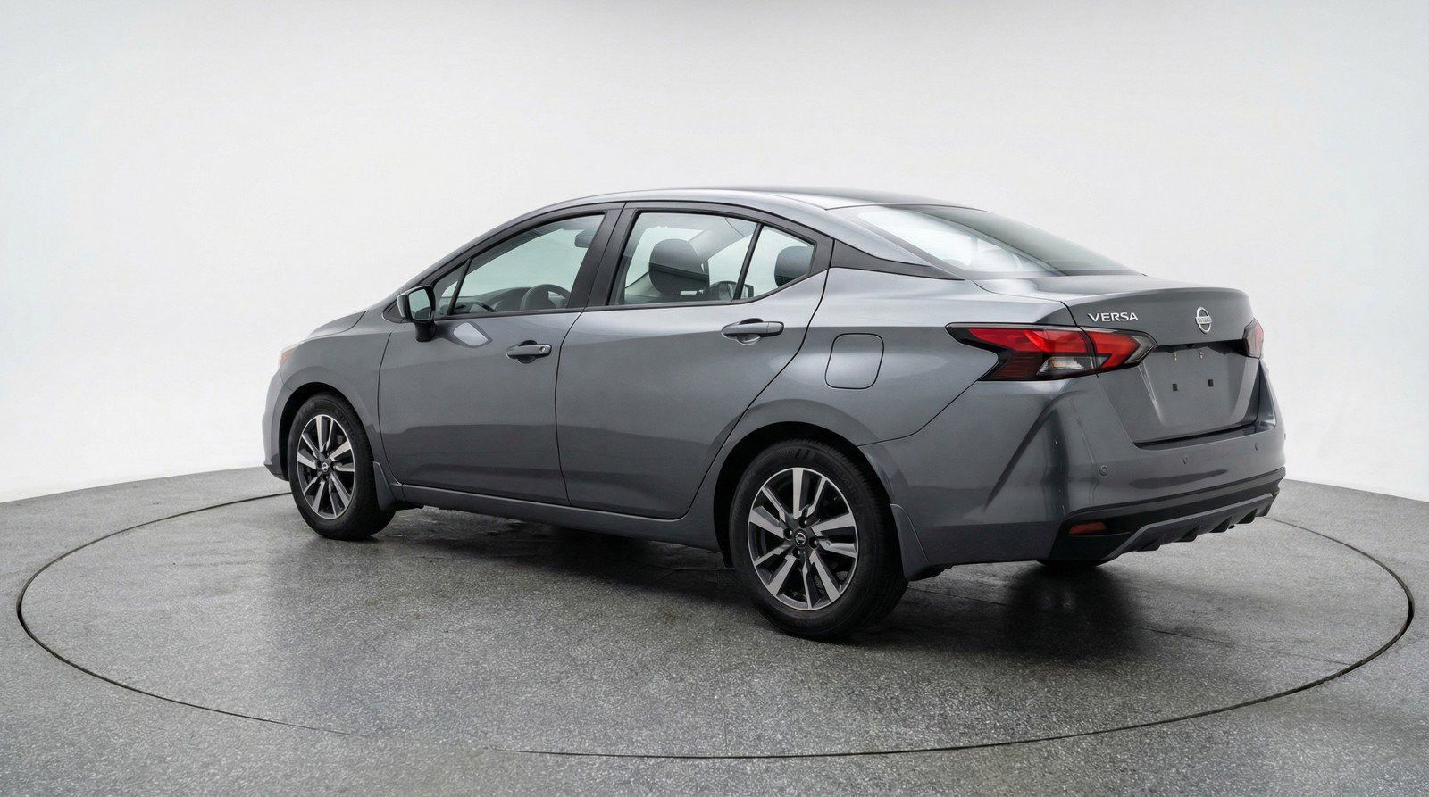 Used 2025 Nissan Versa SV image 6