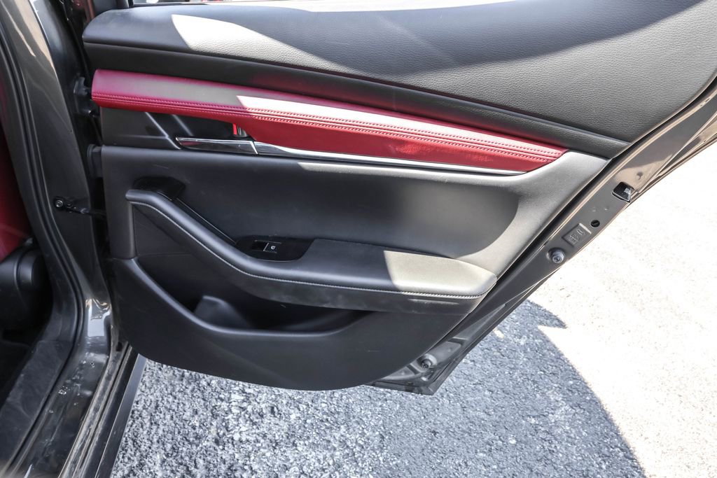 Used 2023 MAZDA MAZDA3 Hatchback w/Premium Plus Pkg image 34