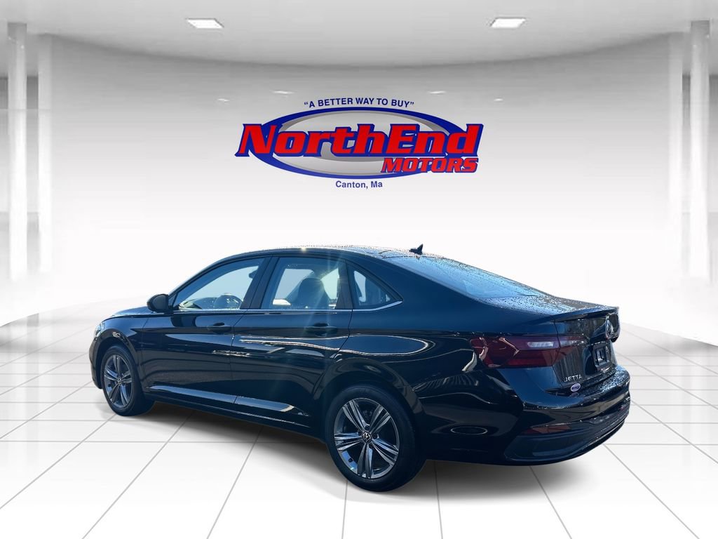 Used 2024 Volkswagen Jetta SE image 5