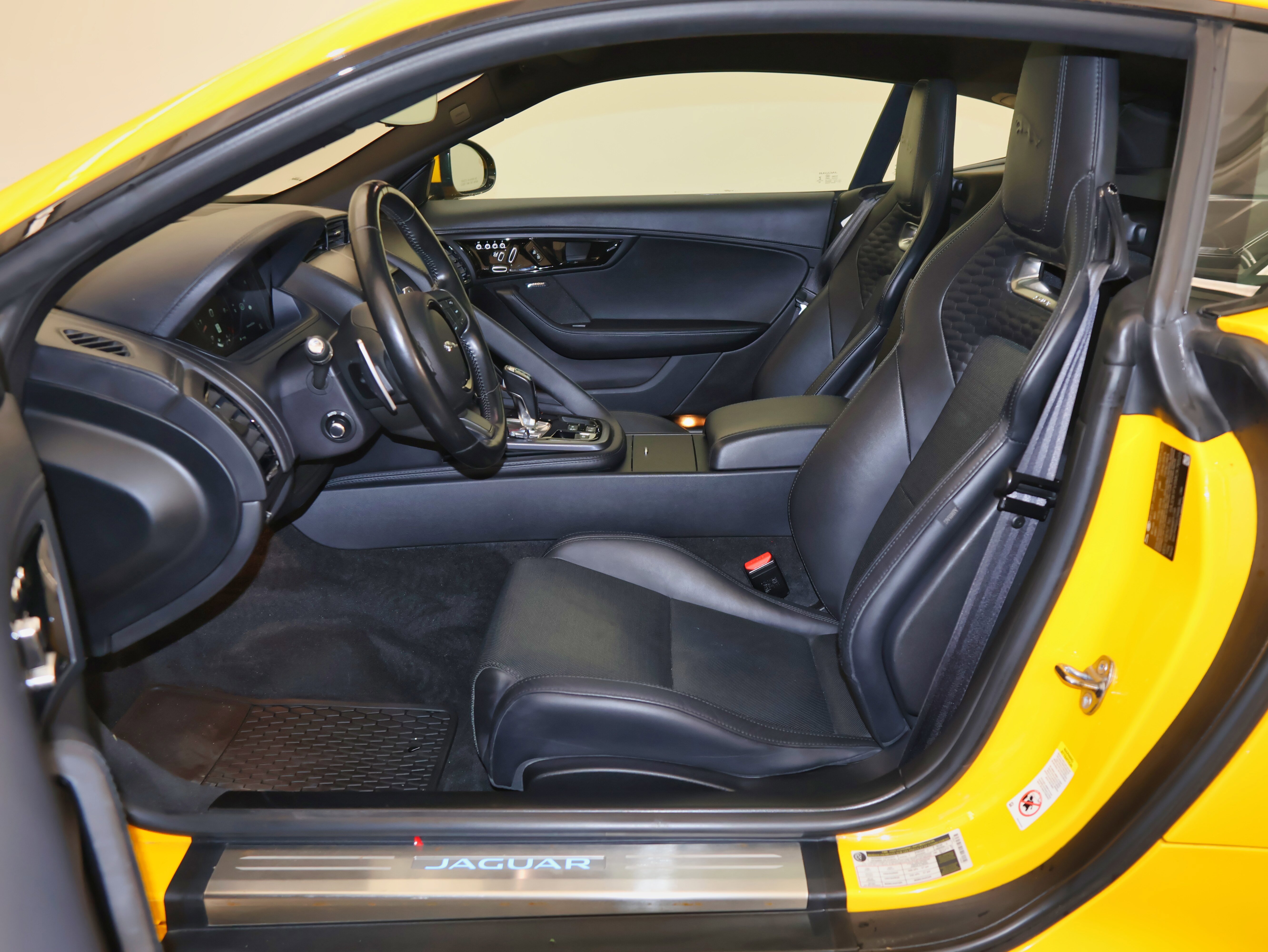 Used 2021 Jaguar F-TYPE R-Dynamic image 19