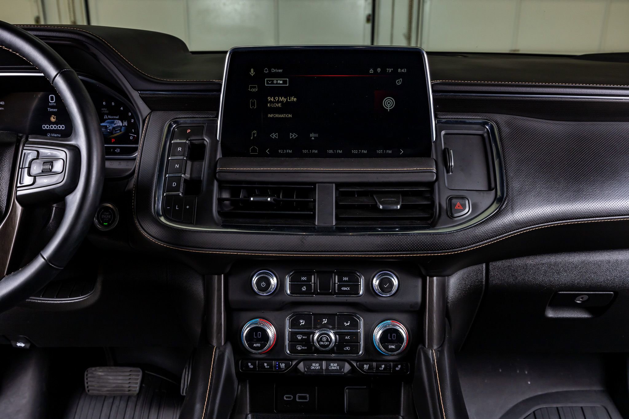 Used 2023 GMC Yukon AT4 w/ Technology Package AWD/4WD image 23
