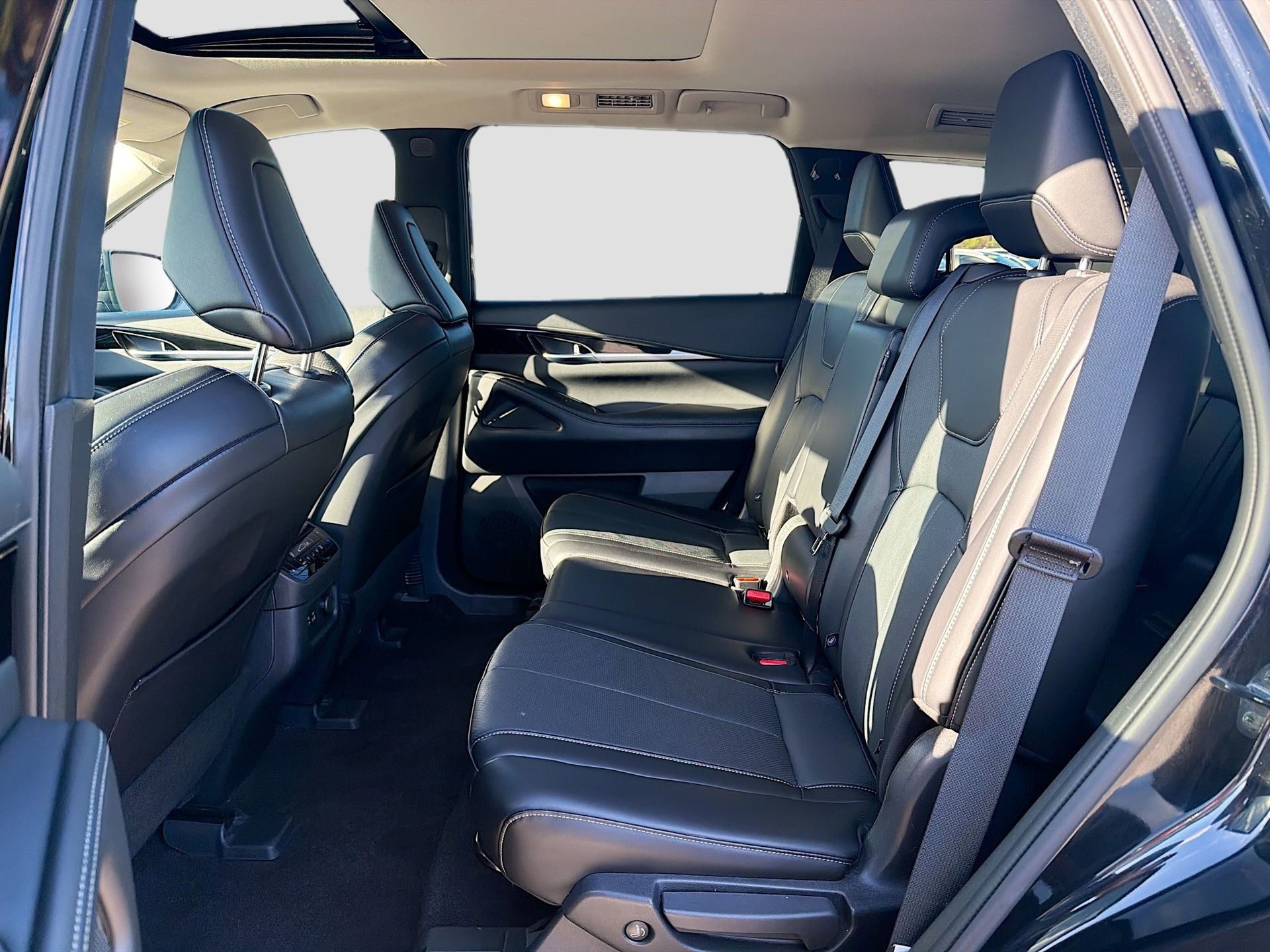 Used 2024 INFINITI QX60 Pure image 23