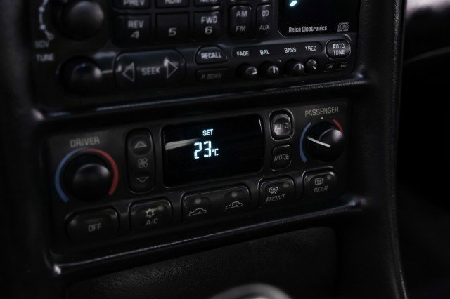 Used 2000 Chevrolet Corvette Convertible w/ Memory Pkg image 24