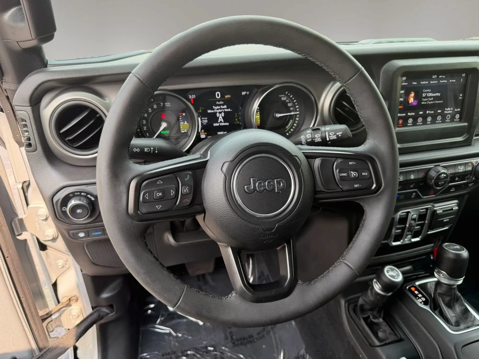 Used 2023 Jeep Wrangler Unlimited w/ Cold Weather Group AWD/4WD image 15