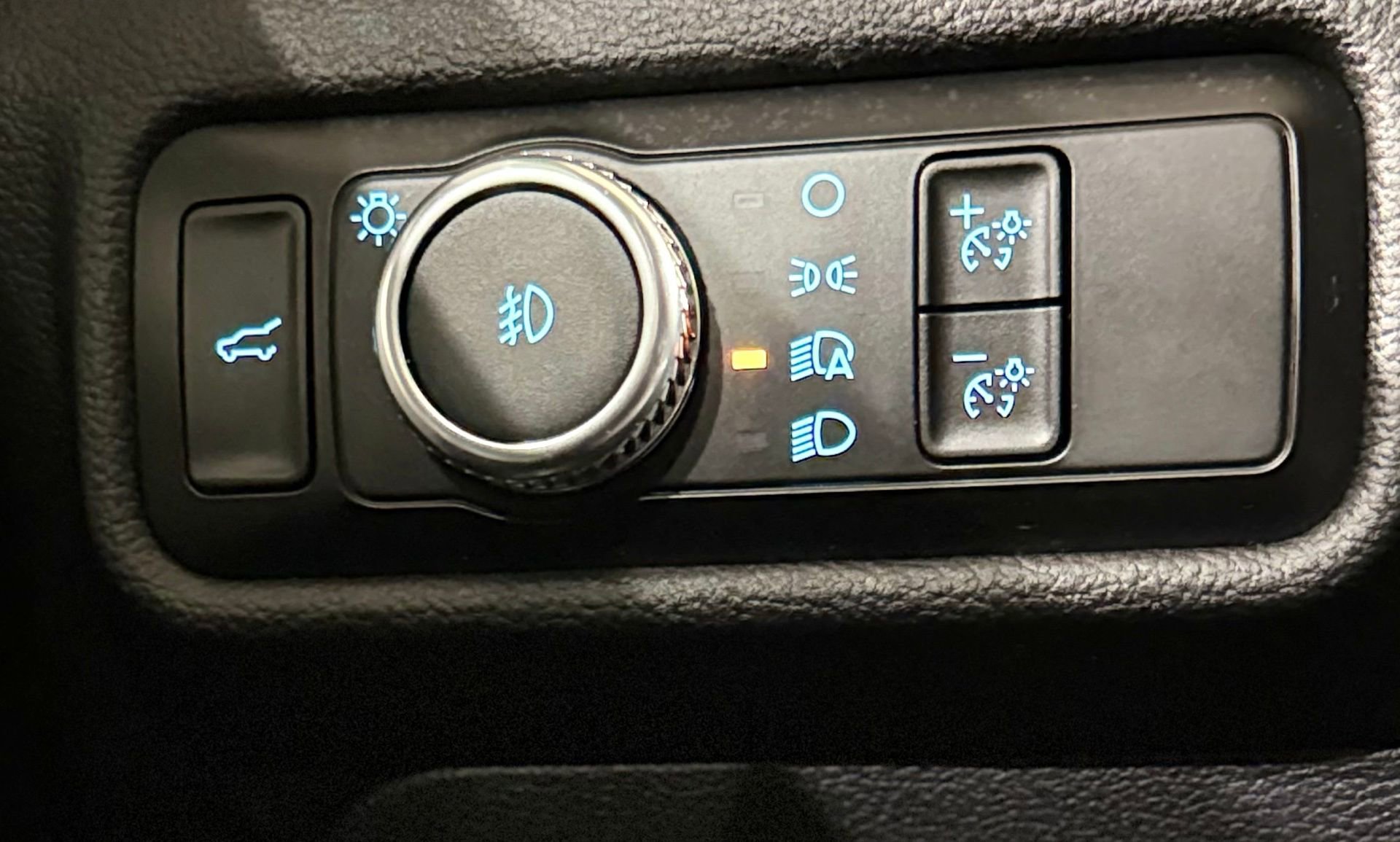 Used 2023 Ford Explorer XLT w/ Equipment Group 202A image 84