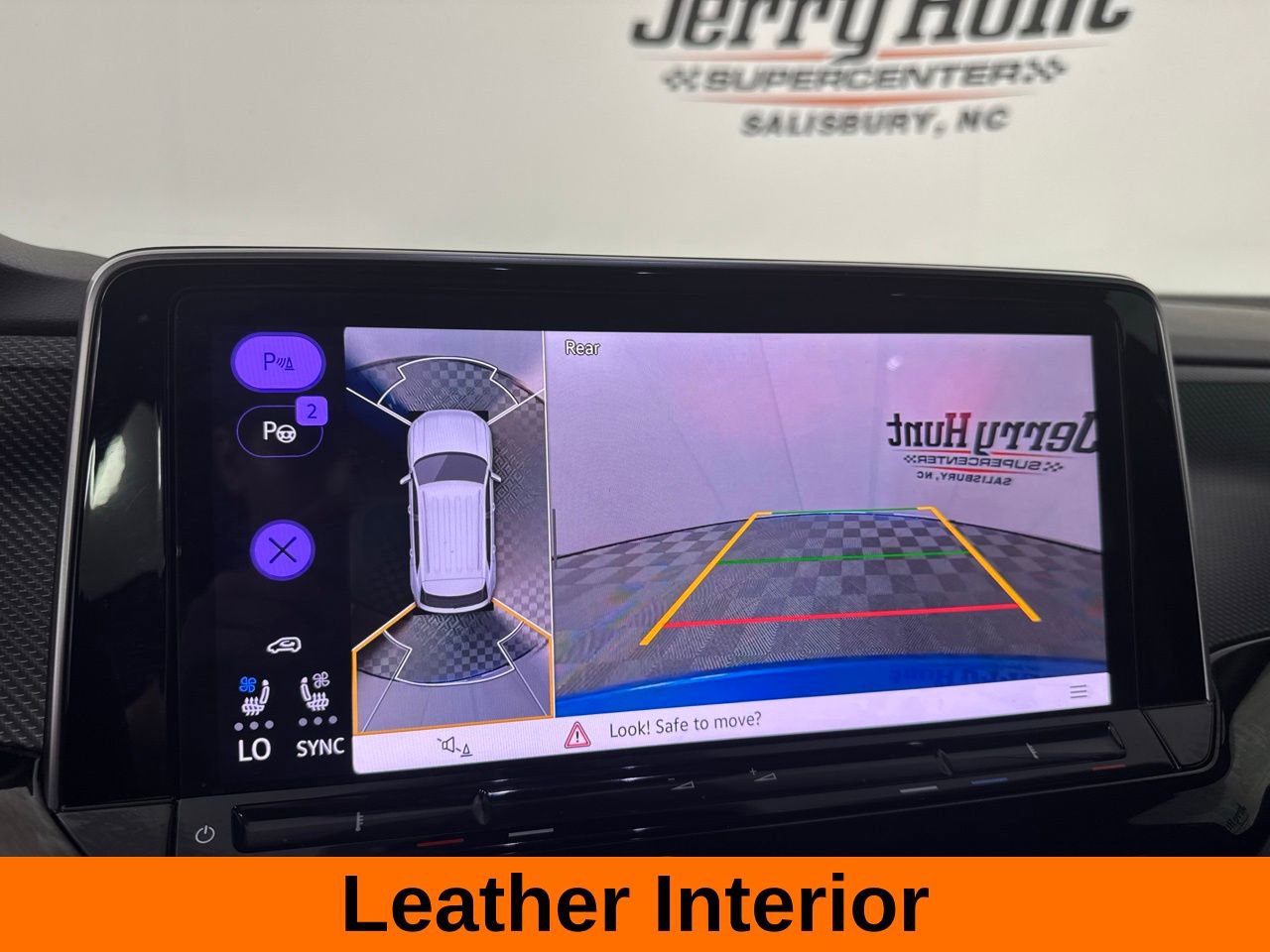 Used 2024 Volkswagen Atlas Cross Sport SEL Premium R-Line image 4