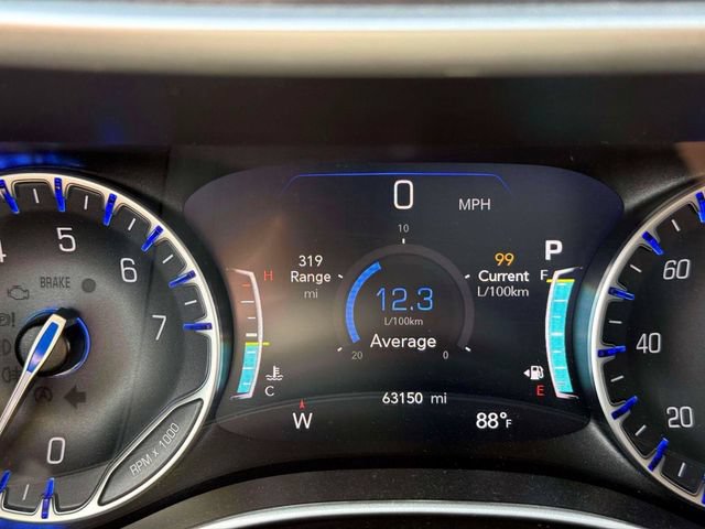 Used 2023 Chrysler Pacifica Touring-L FWD image 33