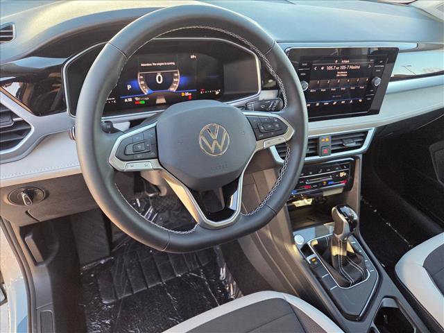 New 2026 Volkswagen Taos SE FWD image 3