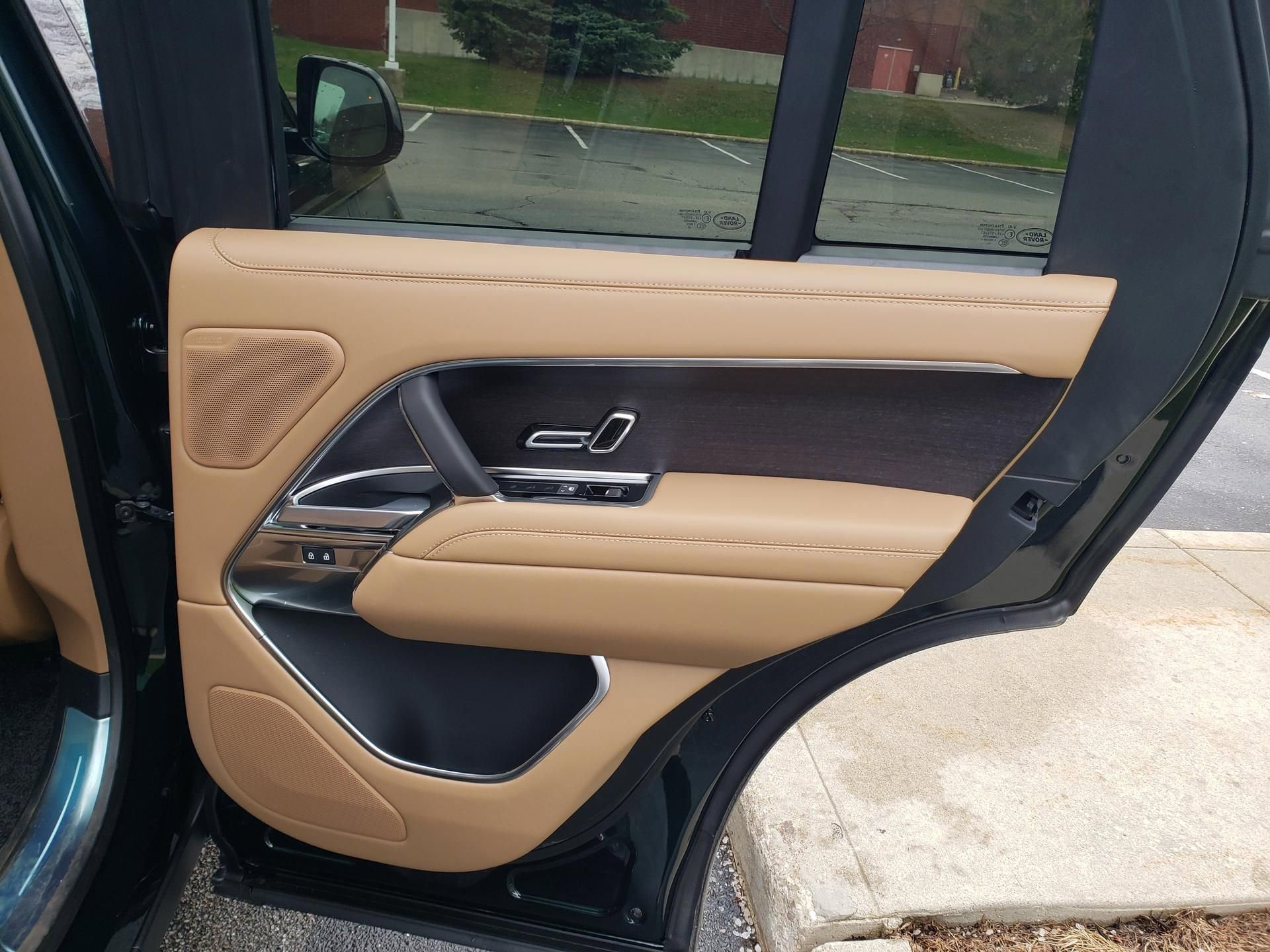 New 2026 Land Rover Range Rover SE image 16