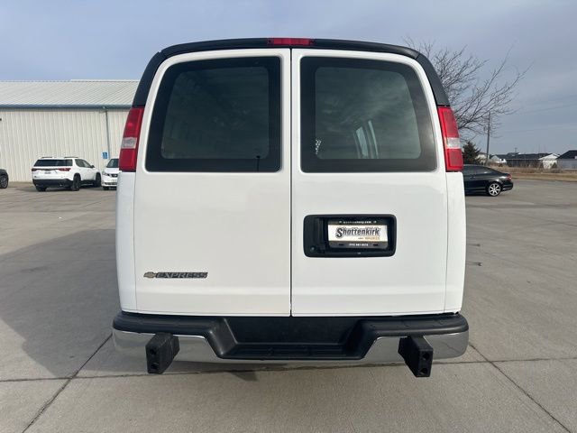 Used 2024 Chevrolet Express 2500 Work Van w/ Driver Convenience Package image 4