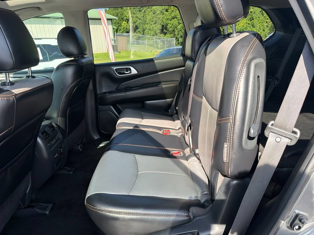 Used 2019 Nissan Pathfinder SL FWD image 23