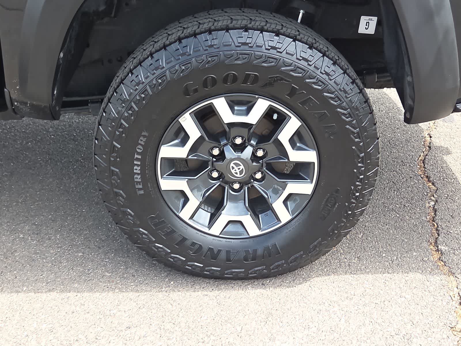 Used 2022 Toyota Tacoma TRD Off-Road w/ Technology Package AWD/4WD image 16