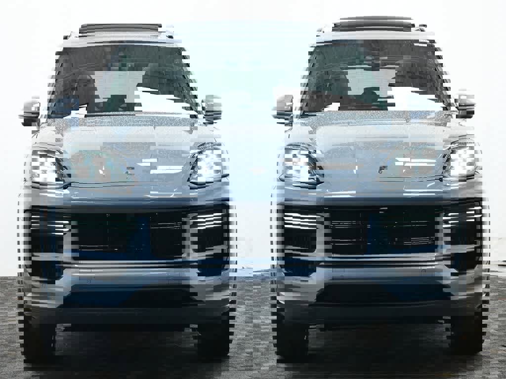 New 2025 Porsche Cayenne Turbo image 10