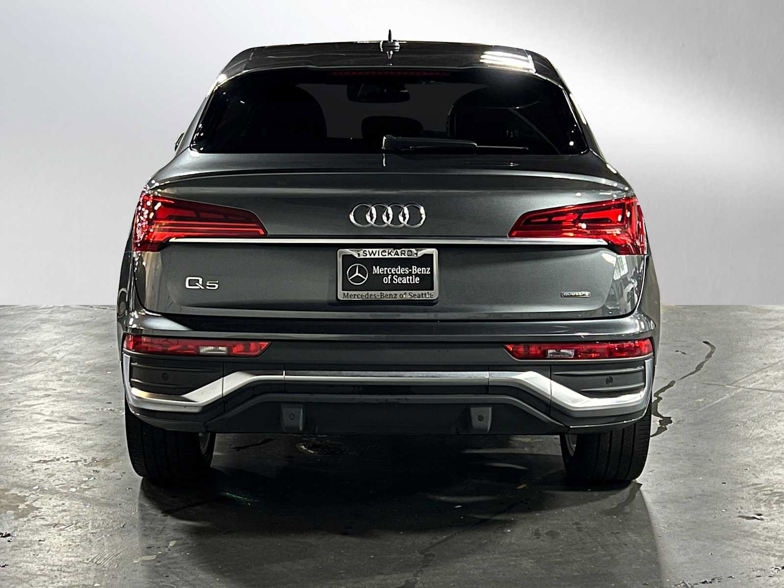 Used 2021 Audi Q5 2.0T Premium Plus w/ Premium Plus Package AWD/4WD image 4
