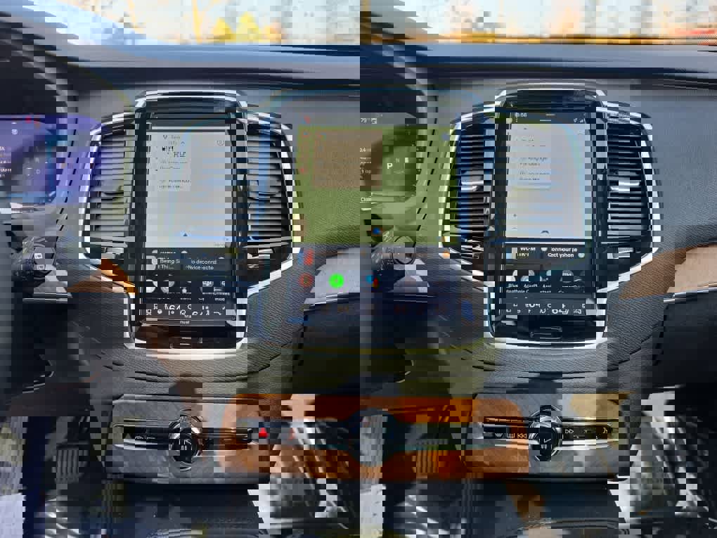 Used 2024 Volvo XC90 B5 Plus image 18