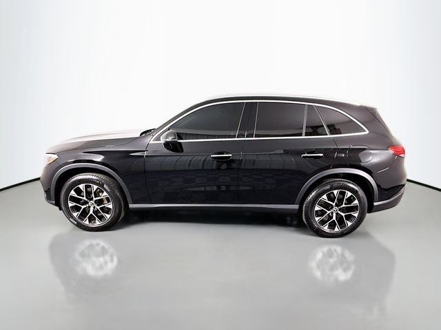 Used 2025 Mercedes-Benz GLC 350e 4MATIC image 4