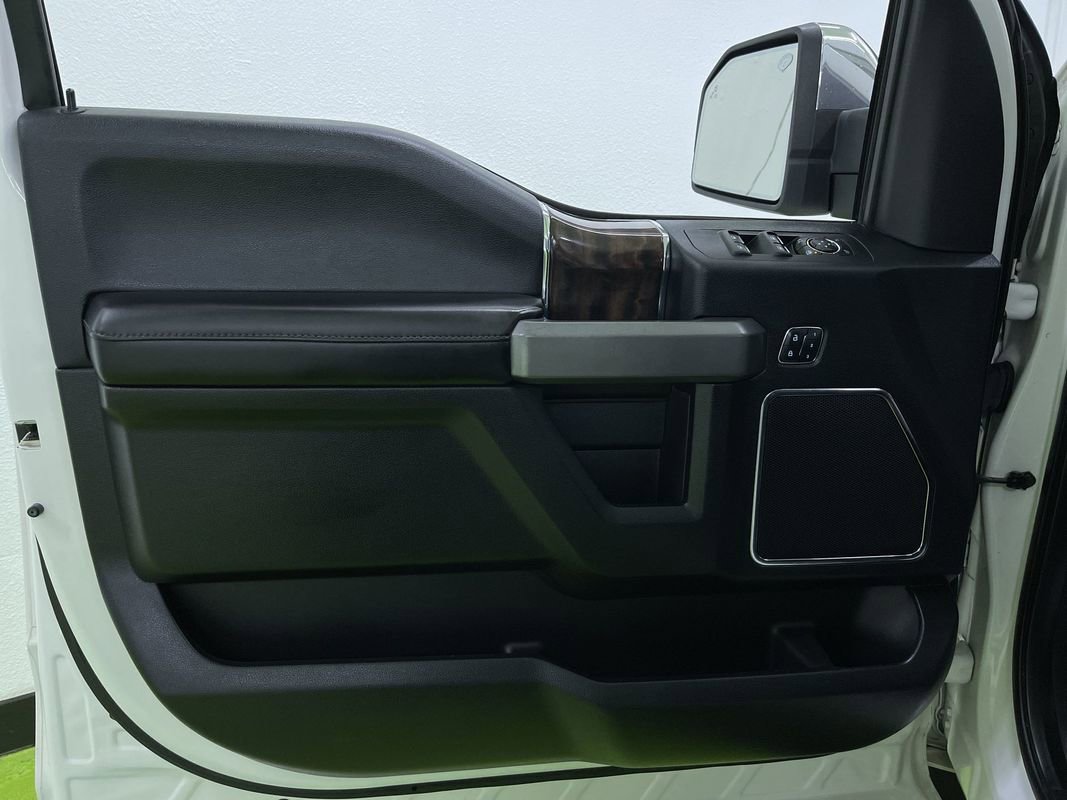 Used 2016 Ford F150 Platinum w/ Equipment Group 701A Luxury image 17