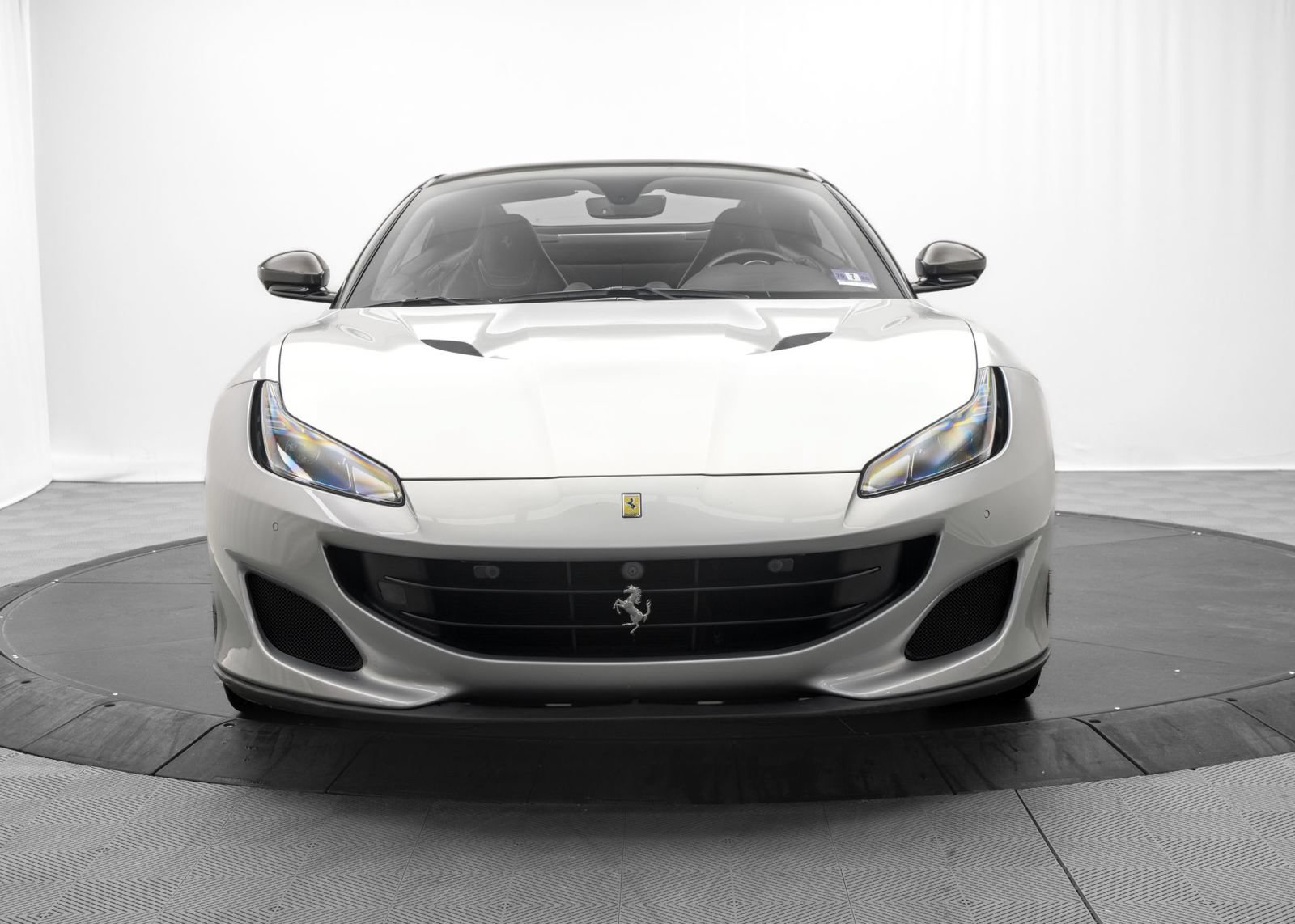 Used 2019 Ferrari Portofino RWD image 10