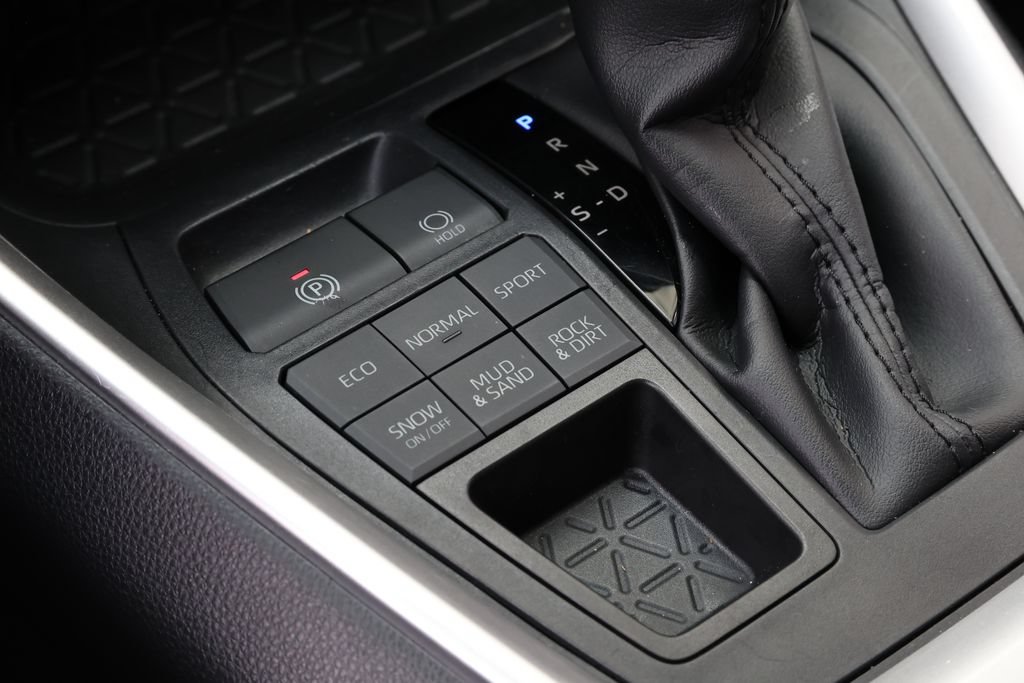 Used 2019 Toyota RAV4 XLE Premium w/ Cold Weather Package AWD/4WD image 26