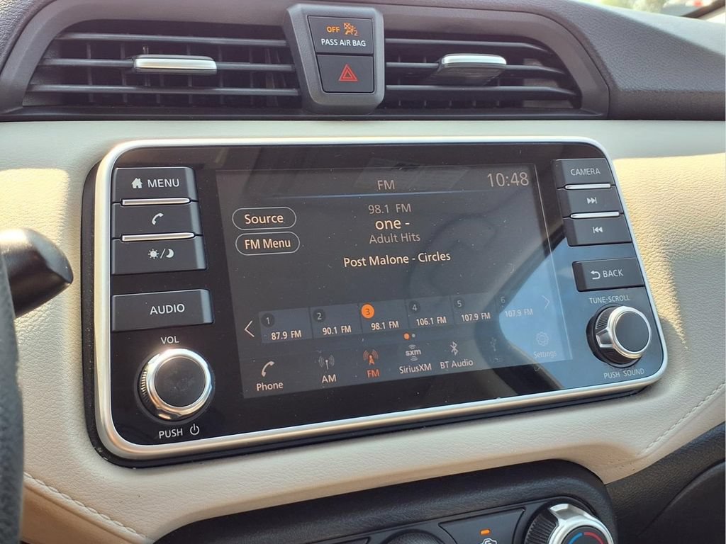 Used 2021 Nissan Versa SV FWD image 5