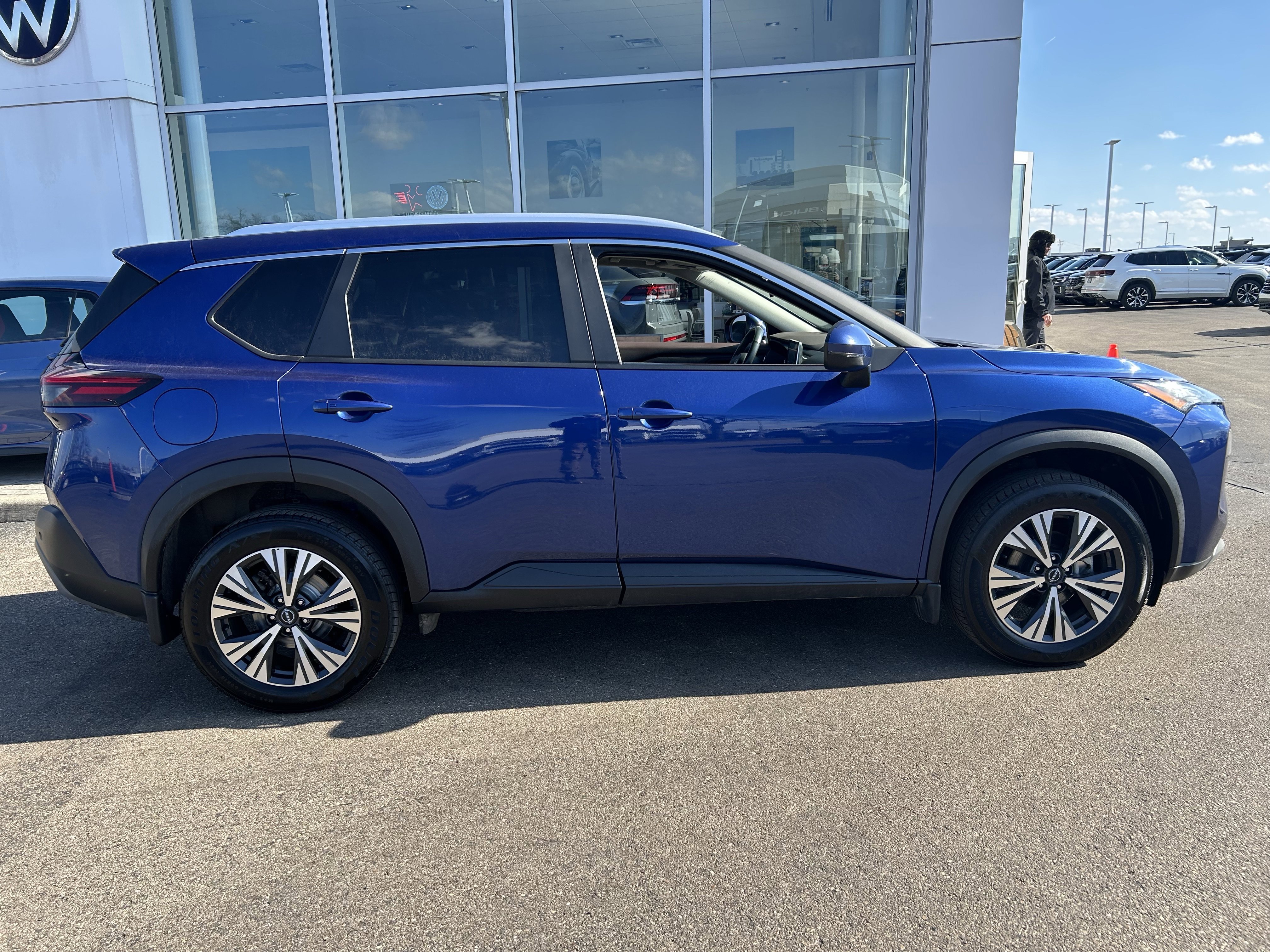 Used 2023 Nissan Rogue SV w/ SV Premium Package AWD/4WD image 8