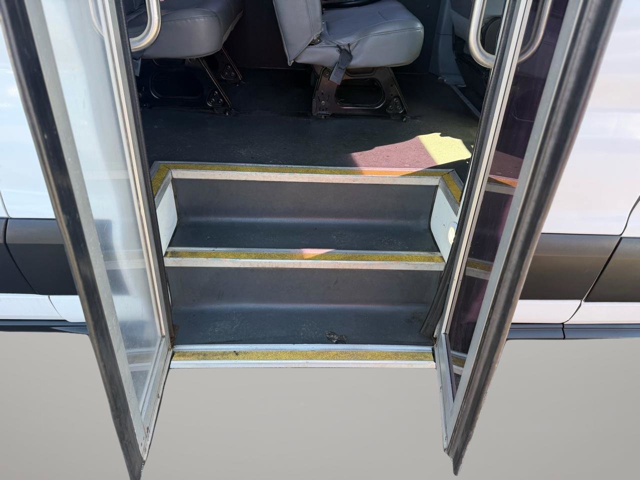 Used 2019 Ford Transit 350 XL image 31