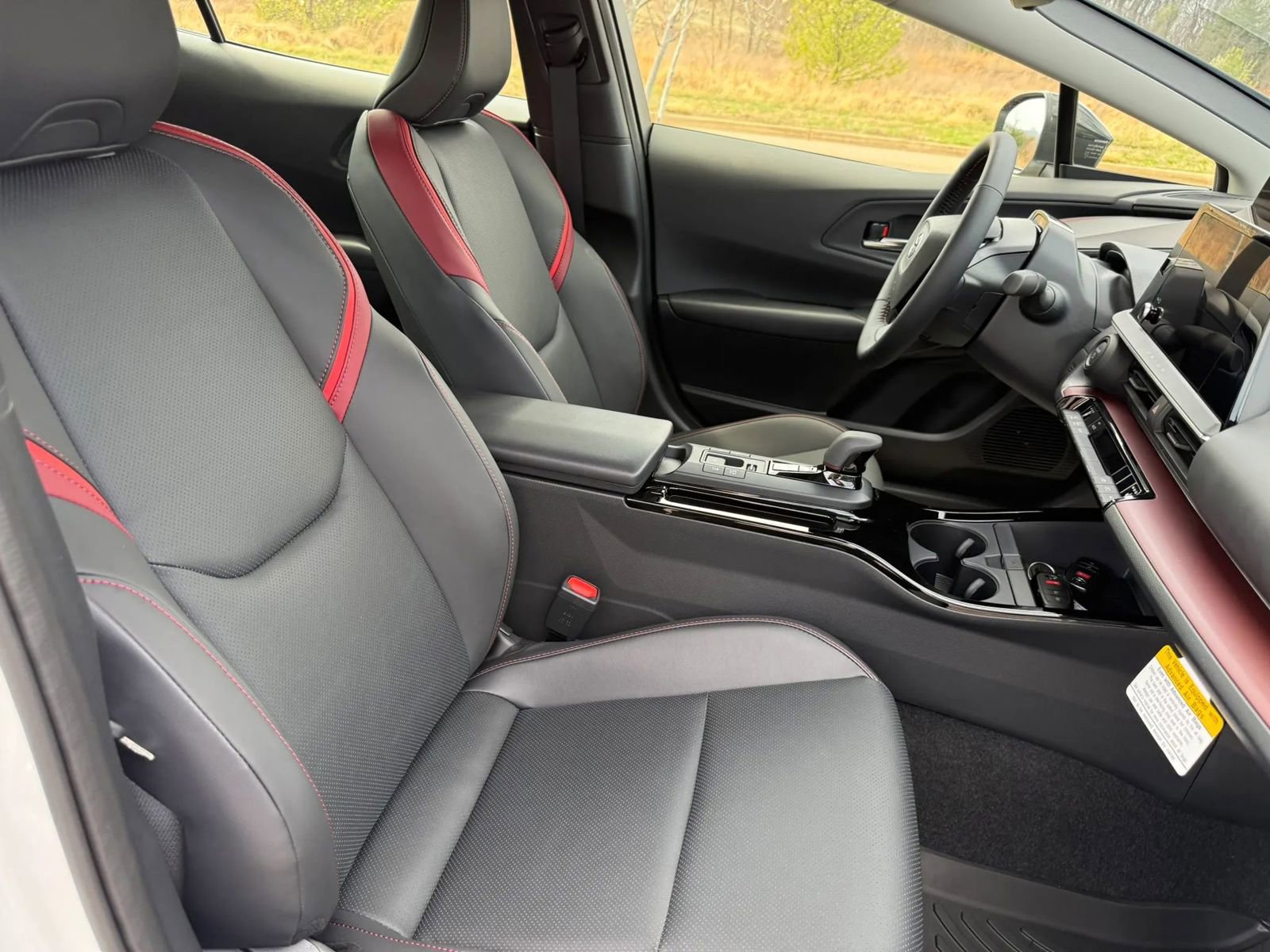 Used 2026 Toyota Prius Plug-In Hybrid FWD image 57