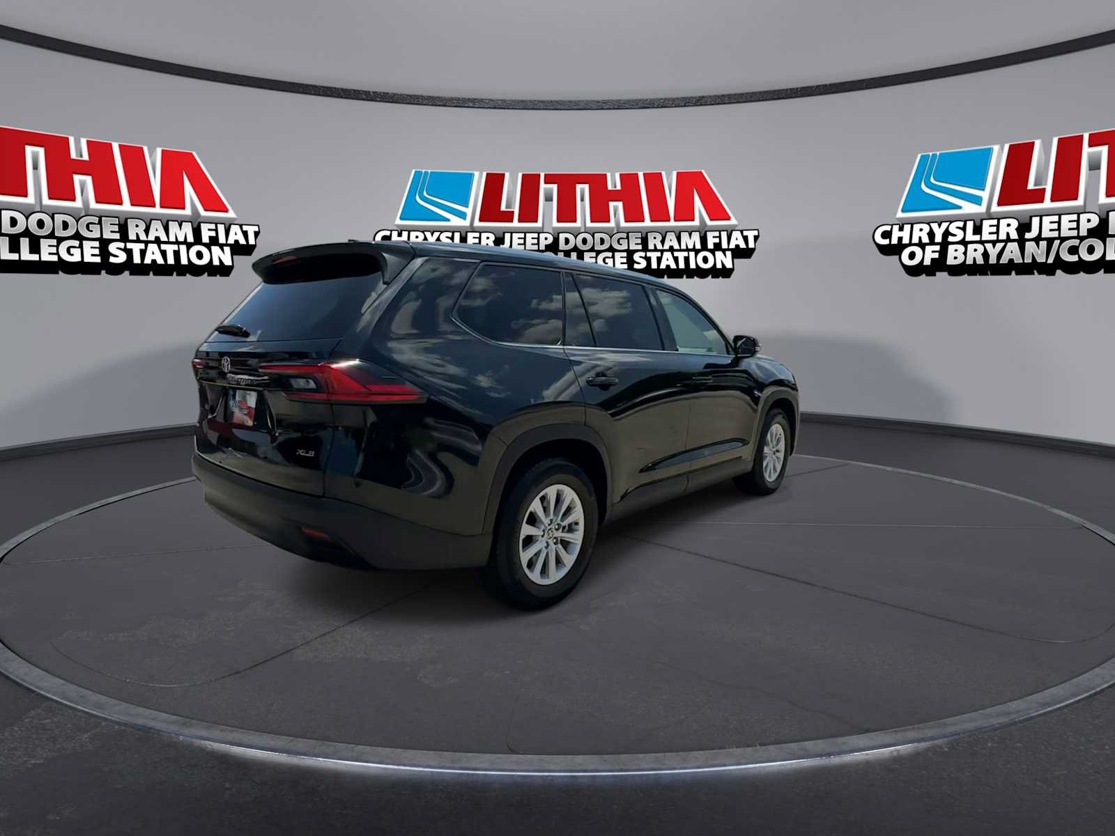 Used 2025 Toyota Grand Highlander AWD image 8