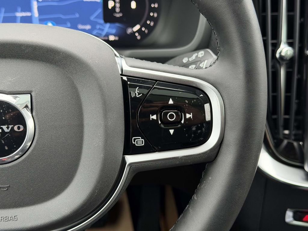 New 2026 Volvo XC90 B6 Plus w/ Protection Package Premier AWD/4WD image 9