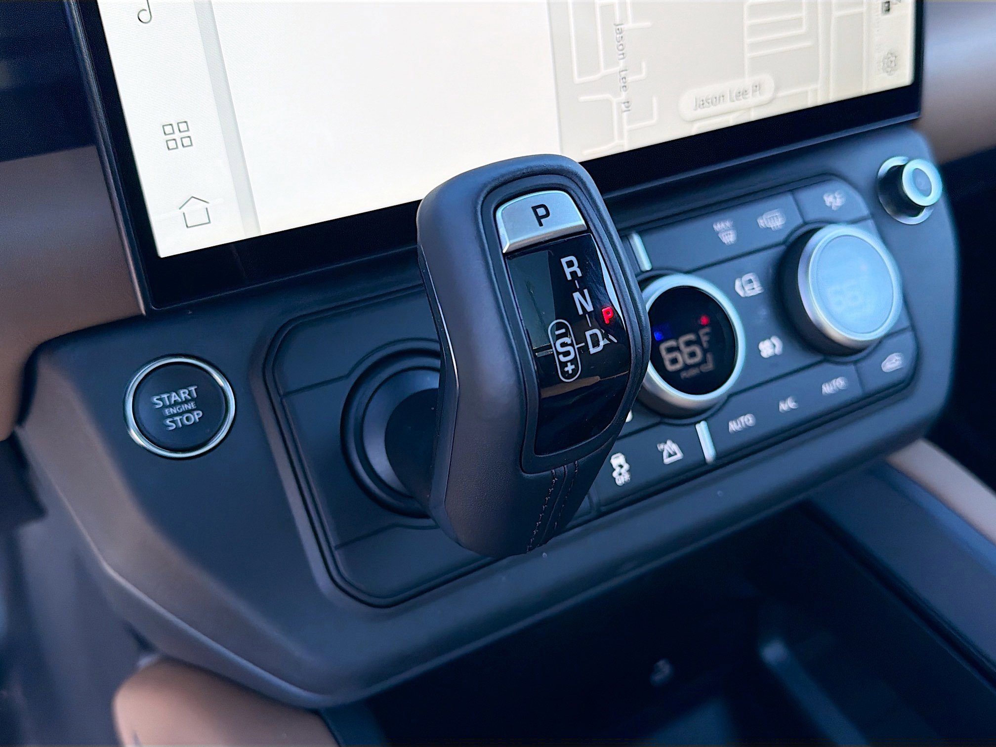 New 2026 Land Rover Defender 130 X-Dynamic SE image 29