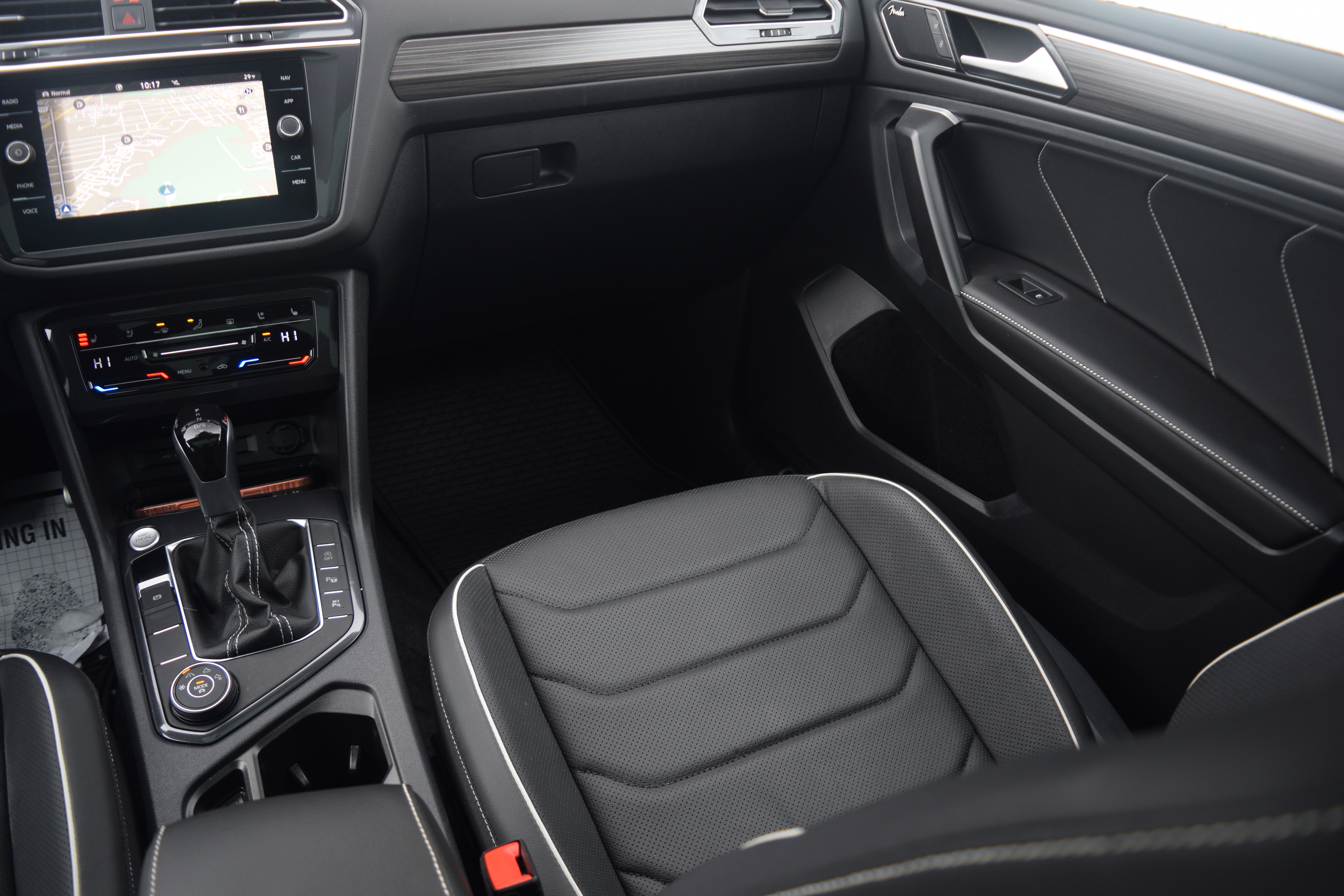 Used 2024 Volkswagen Tiguan SEL R-Line image 15