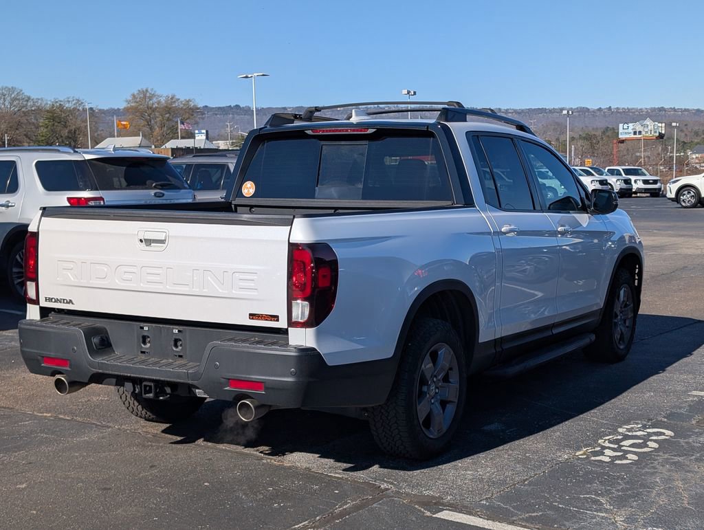 Used 2025 Honda Ridgeline TrailSport image 3