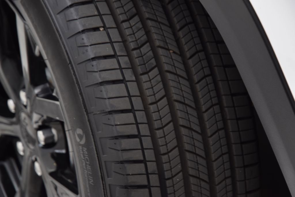 Used 2024 Jeep Grand Cherokee Altitude RWD image 28