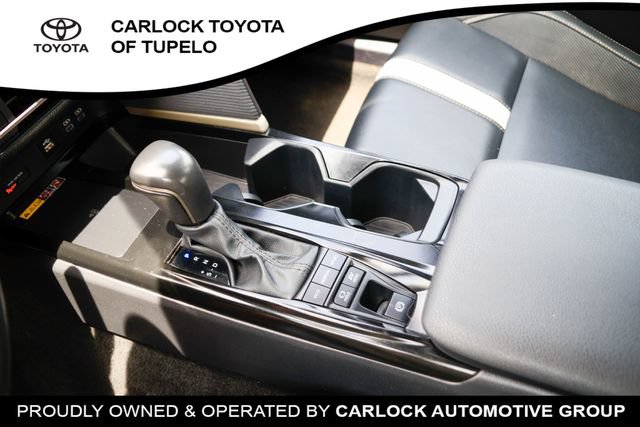 Used 2025 Toyota Camry SE FWD image 18