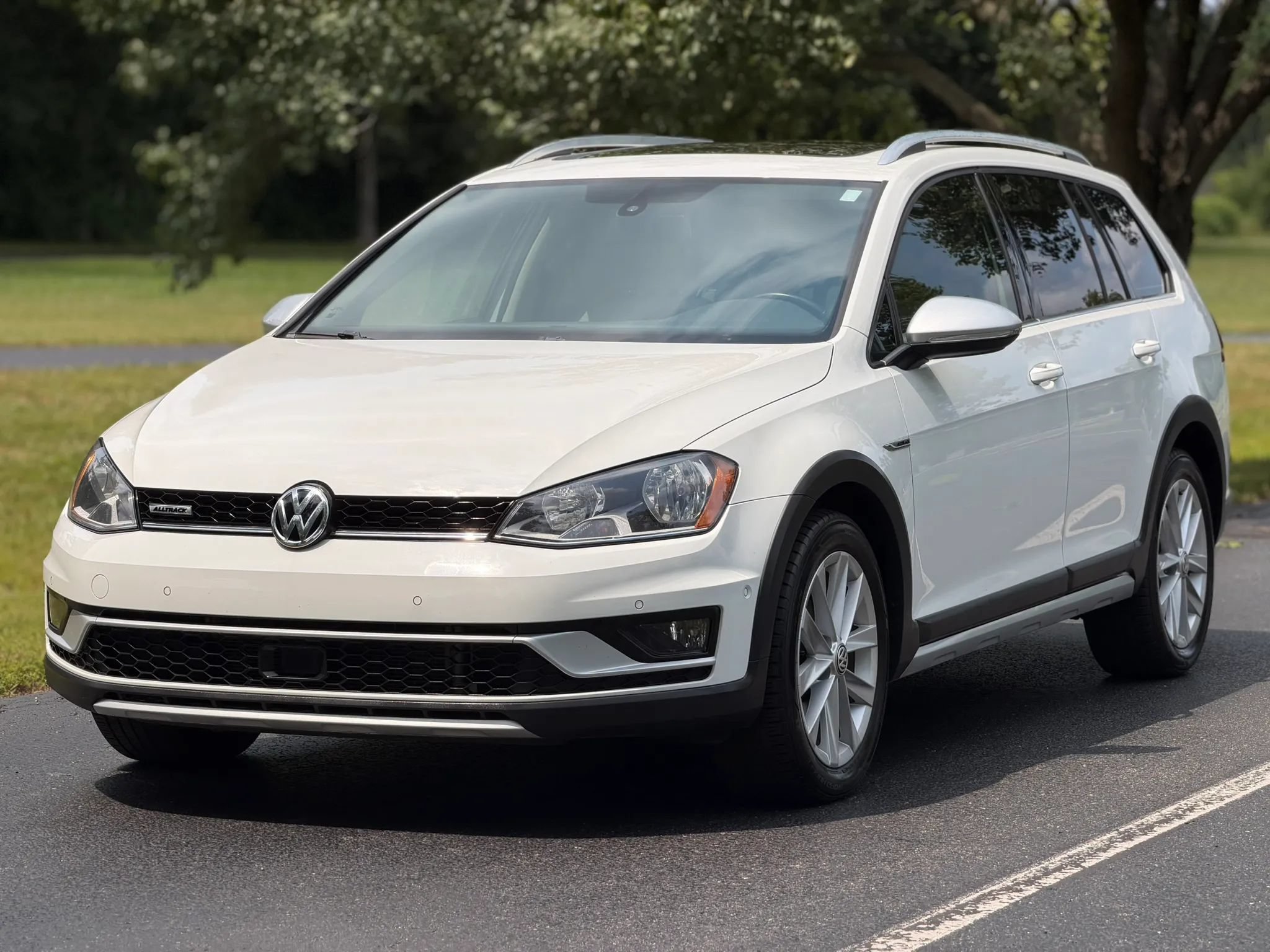 Used 2017 Volkswagen Golf Alltrack S