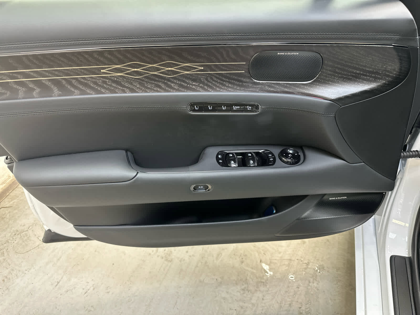 New 2026 Genesis G90 3.5T Prestige image 10