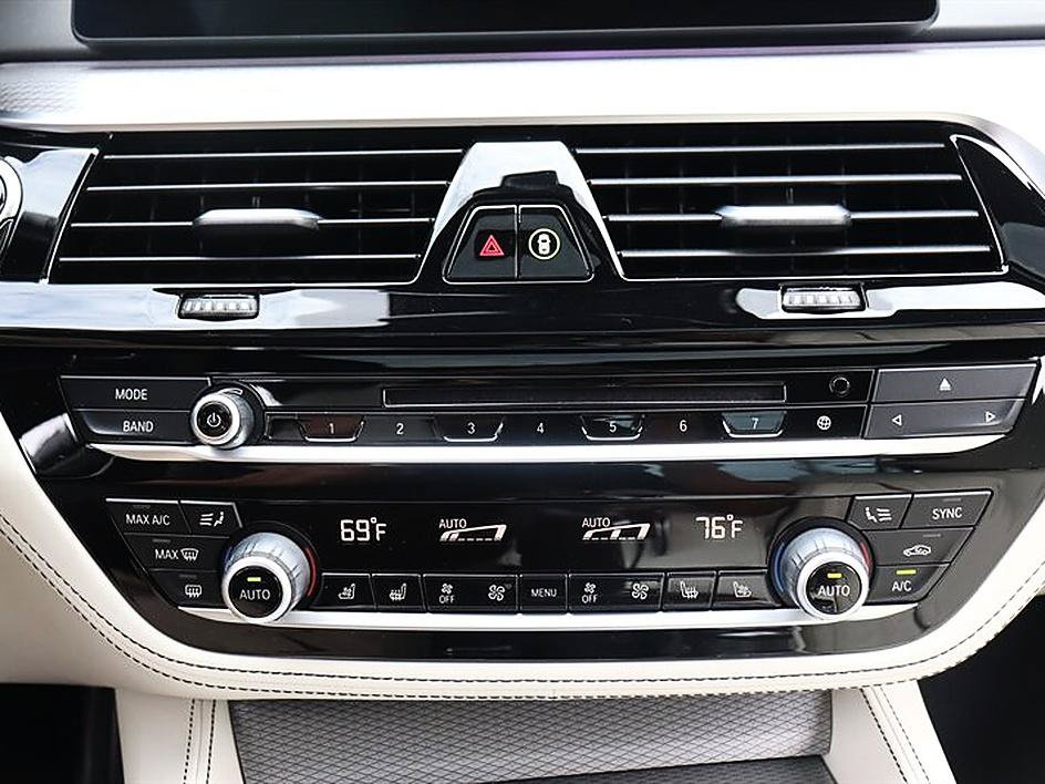 Used 2019 BMW M550i xDrive w/ Premium Package 2 AWD/4WD image 35