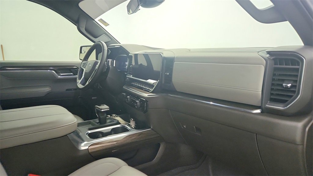 Certified 2024 Chevrolet Silverado 1500 LT Trail Boss w/ Convenience Package II image 23