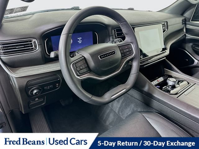 Used 2024 Jeep Wagoneer L Series II w/ Flexible Seating Group image 11