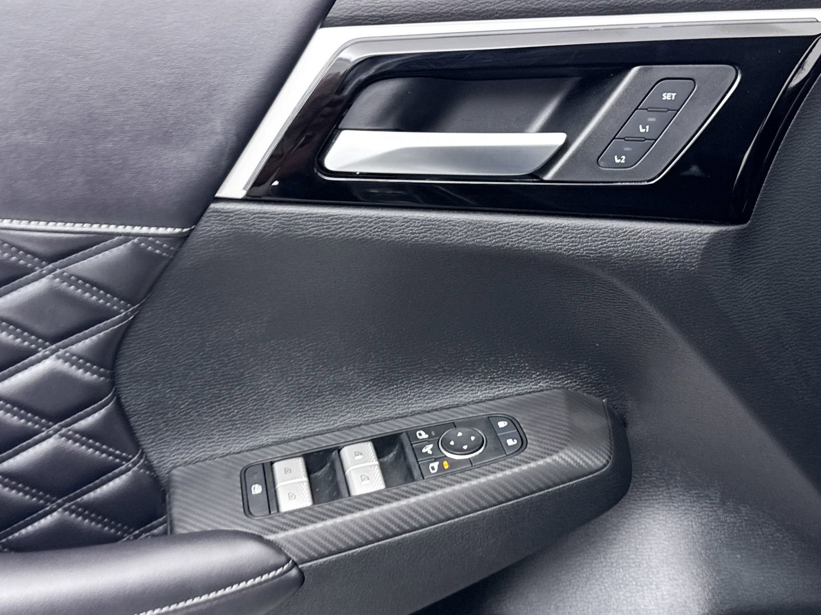 Used 2023 Mitsubishi Outlander SEL image 29